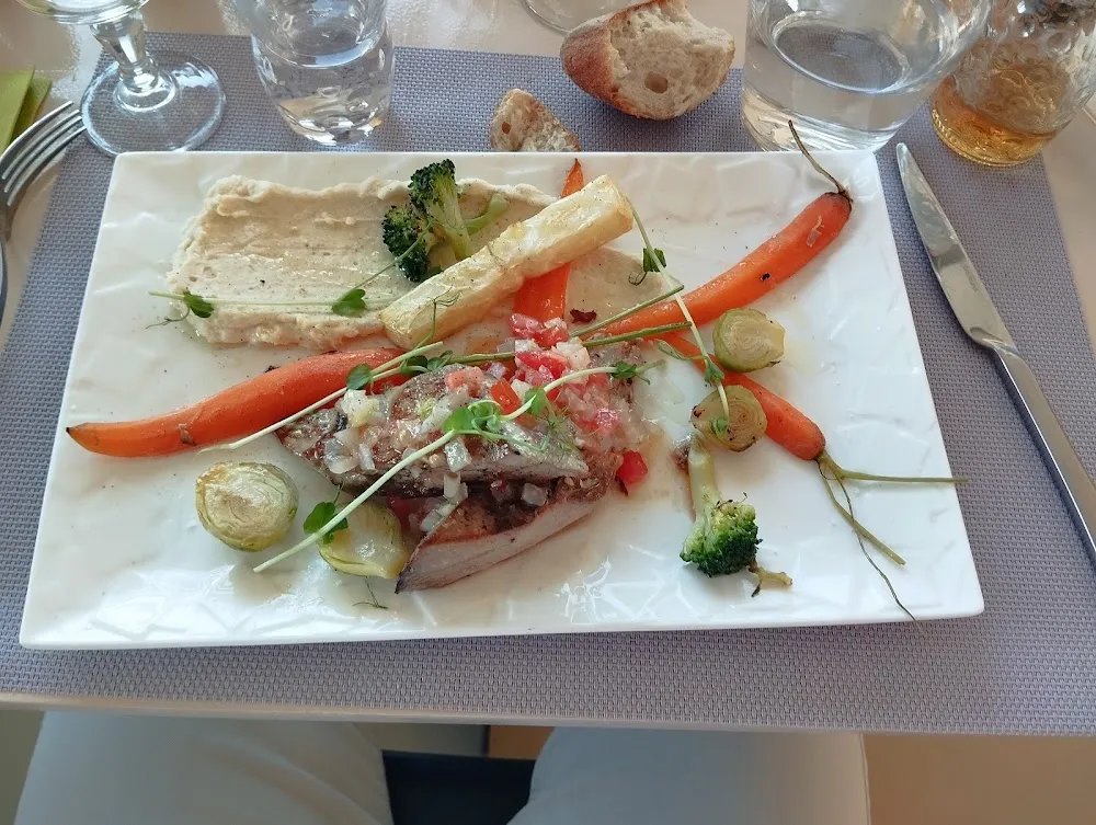 Pavé de Thon Snacker Concassé de Tomates Fenouil